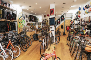 L'Hirondelle by BeastyBike - Paris République L'Hirondelle by BeastyBike - Paris République